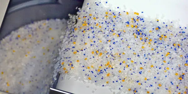 Dozatoare gravimetrice cu bandă de cântărire inteligentă Coperion K-Tron